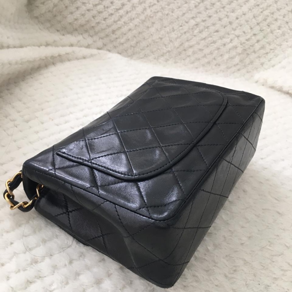 🌈SOLD🌈Authentic Chanel Vintage Black Square Mini Lambskin 24k Gold hardware - Picture 12 of 13